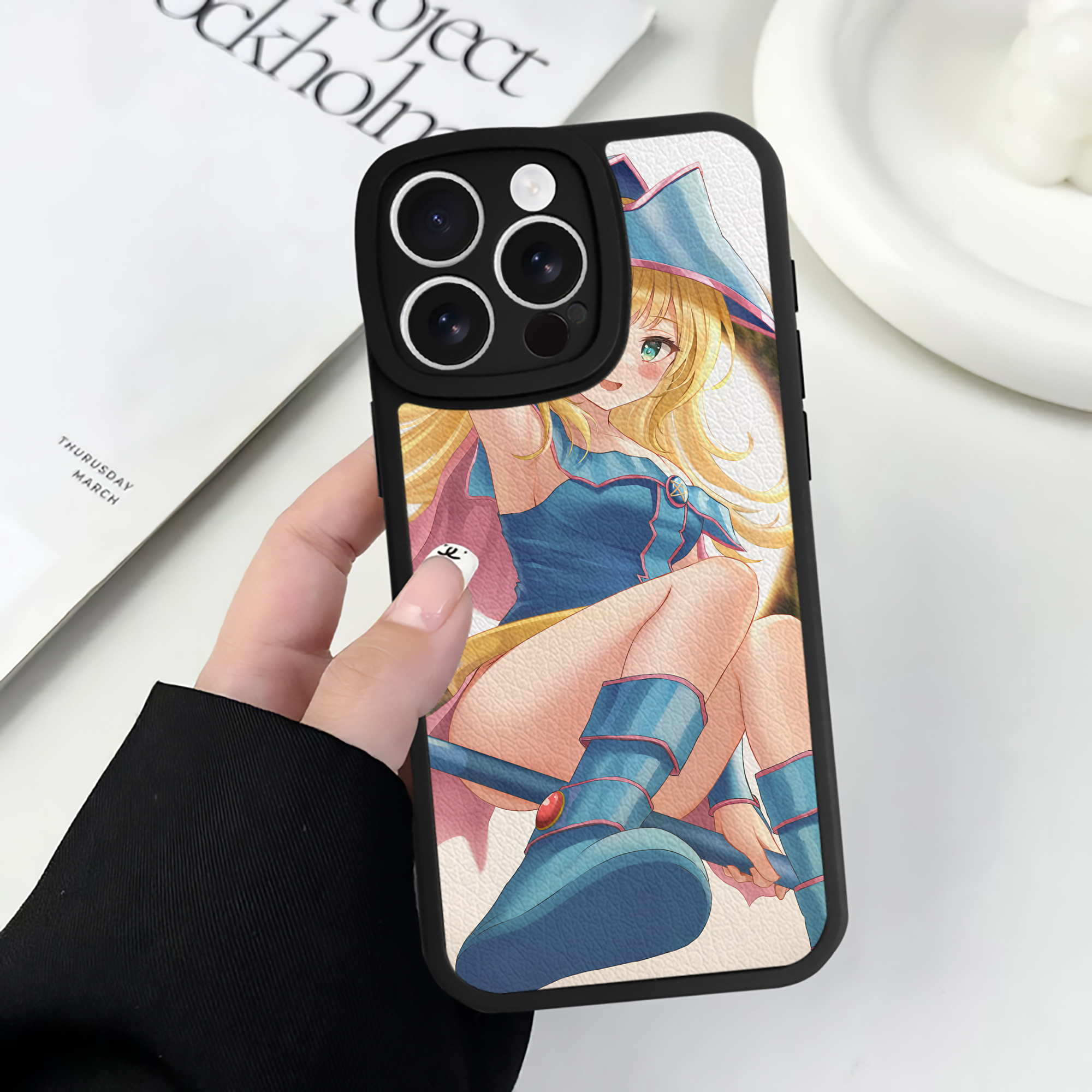 （画像用） 遊☆戯☆王 Yu-Gi-Oh! 【iPhone 16シリーズ対応】シリコンスマホケース（レザー調） 材質：シリコン